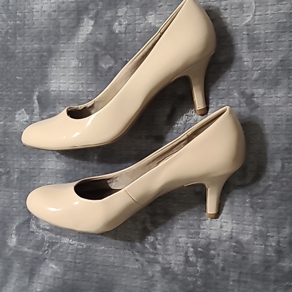 Life Stride Nude Heel - Picture 3 of 4